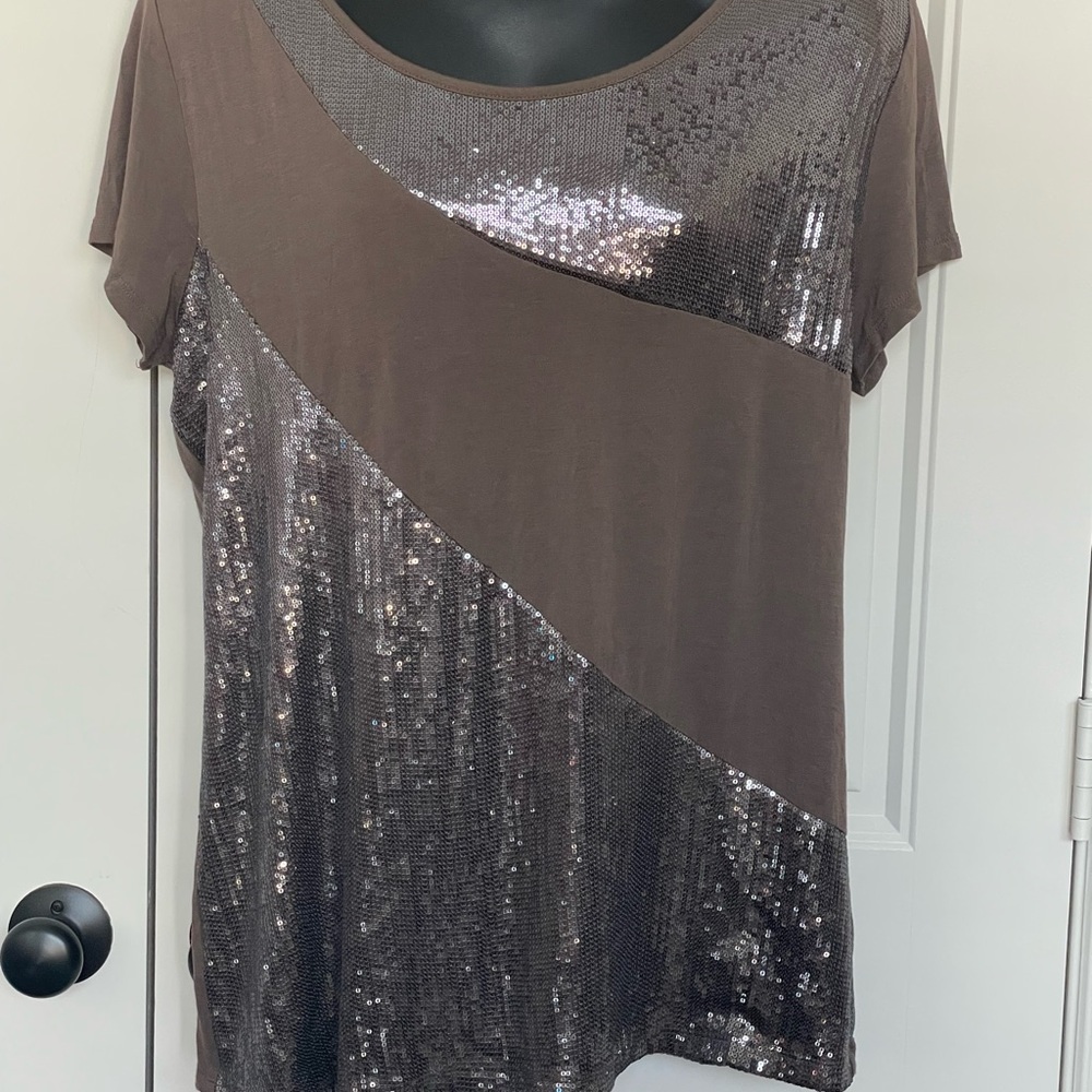 🛍️ 3 for $12 Kische 1X Women’s Sequence Detail Short Sleeve Taupe Color Blouse
